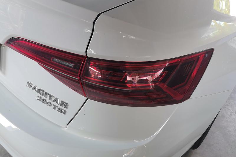 Volkswagen Sagitar - фото 4
