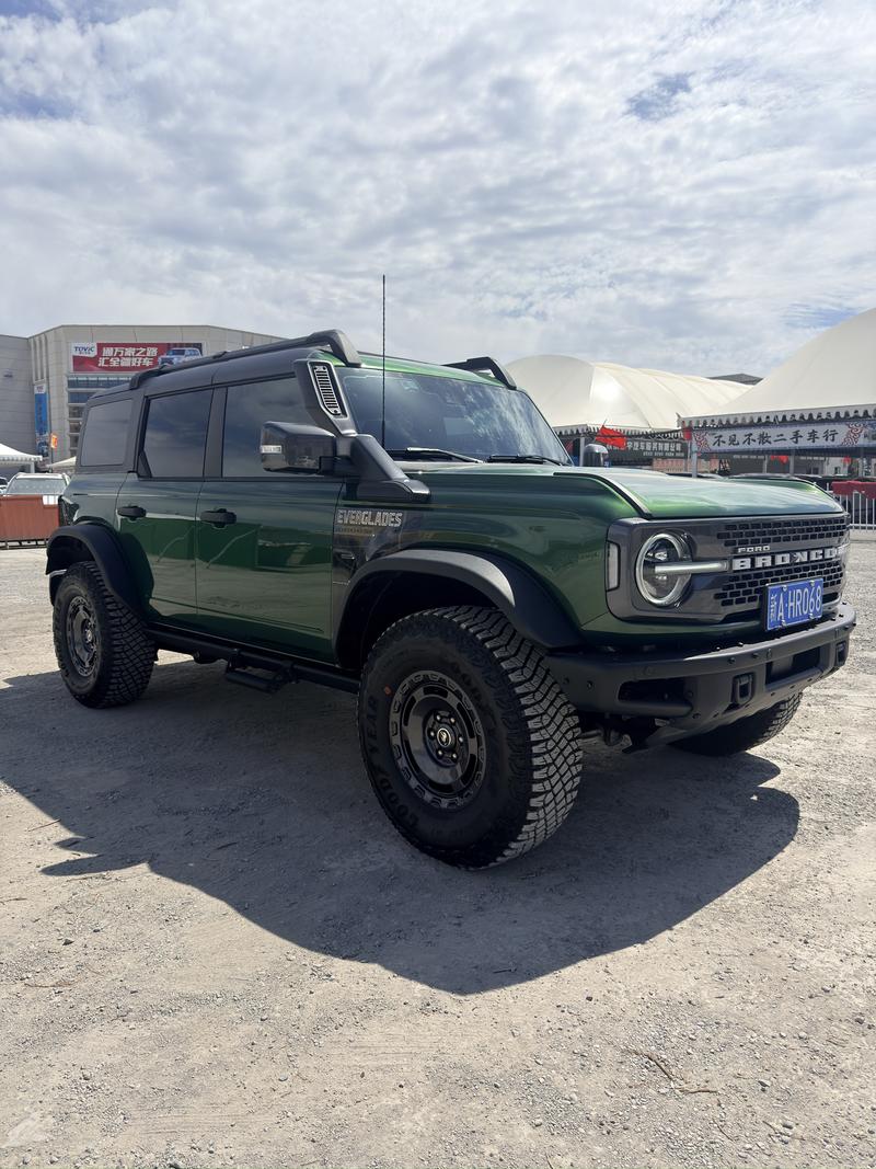 Ford Bronco - фото 2