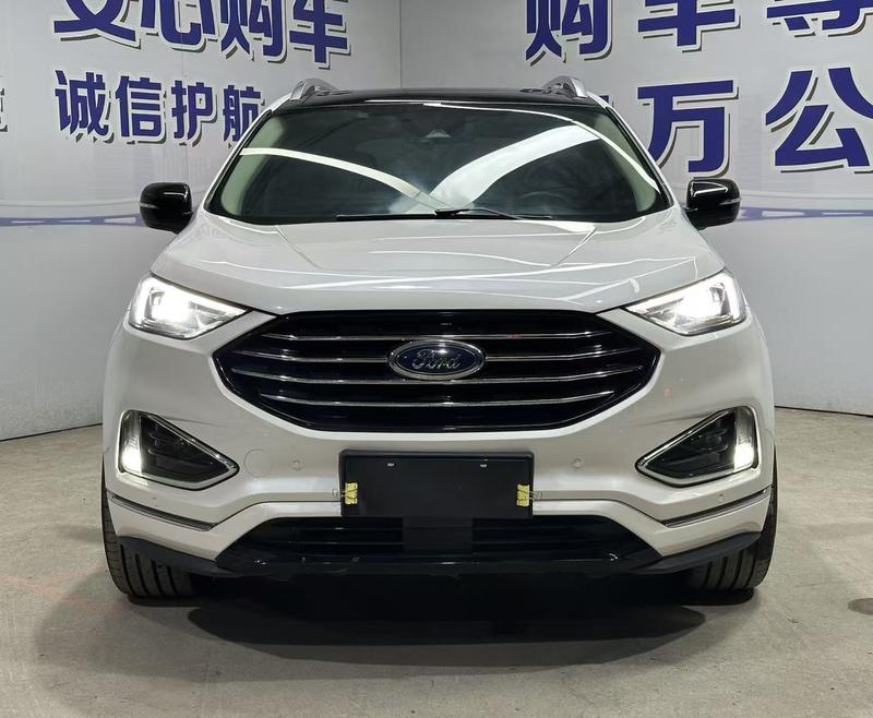 Ford Edge - фото 1