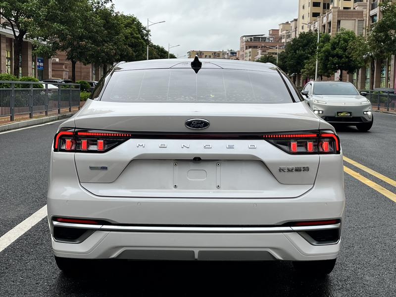 Ford Mondeo - фото 4