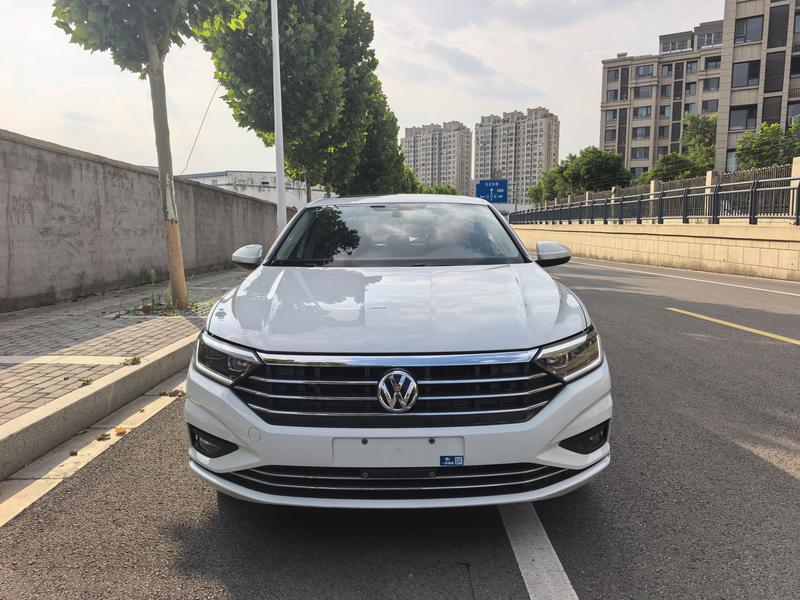 Volkswagen Sagitar - фото 1