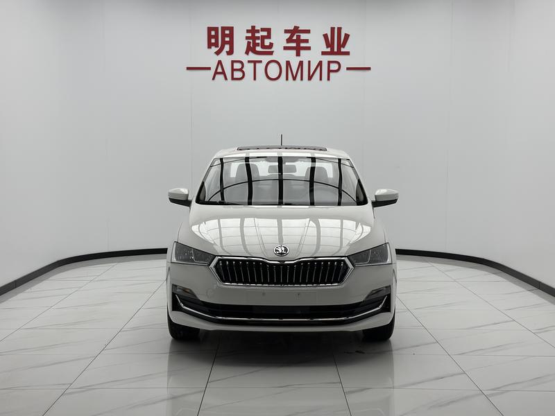 Skoda Rapid - фото 1