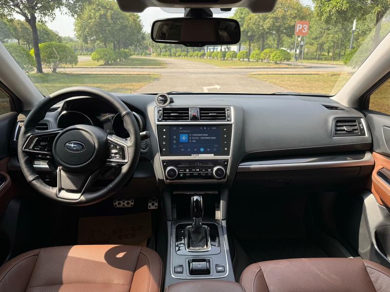 Subaru LEGACY - фото 3