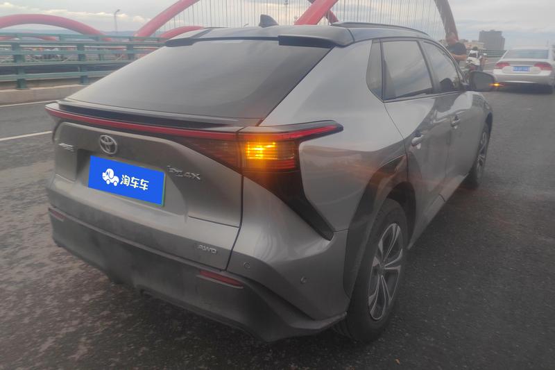 Toyota bZ4X - фото 2