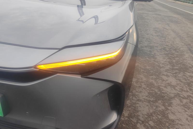 Toyota bZ4X - фото 4