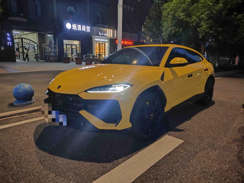 Lamborghini Urus SE - фото 0