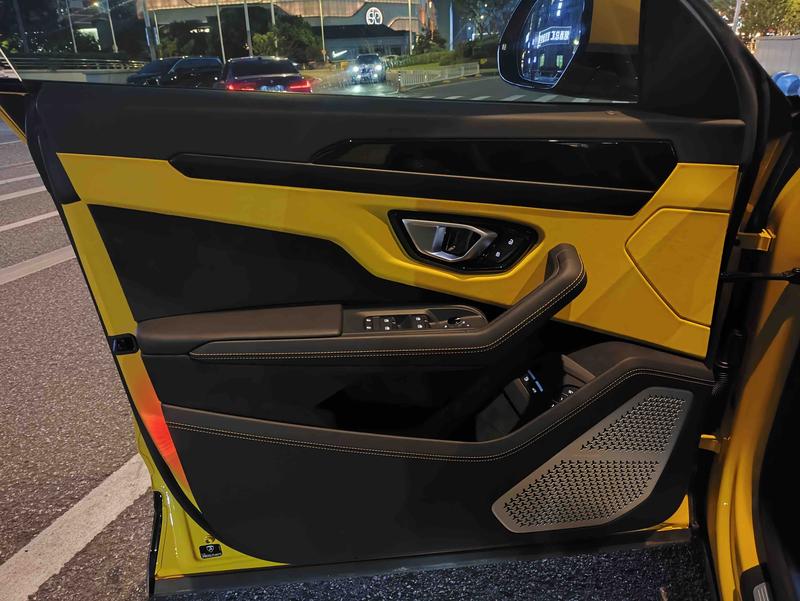 Lamborghini Urus SE - фото 4