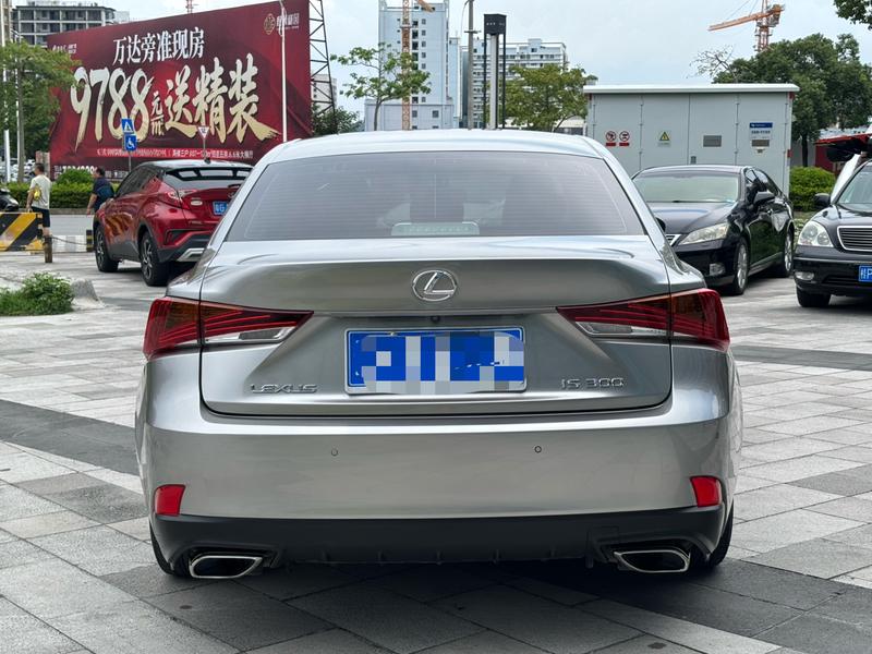 Lexus IS - фото 3