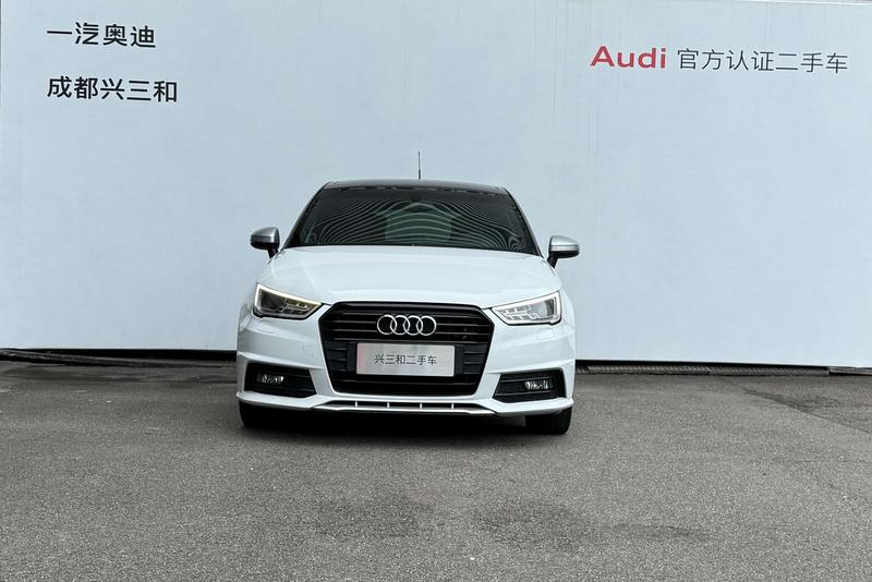 Audi A1 - фото 1