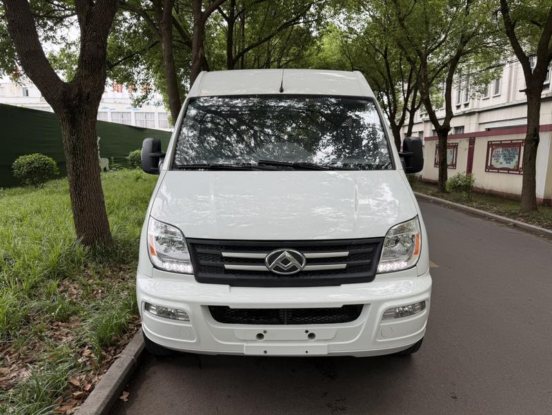 Maxus V80 - фото 1