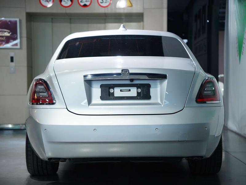 Rolls-Royce Ghost - фото 4