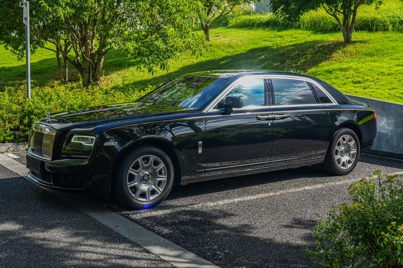 Rolls-Royce Ghost - фото 0