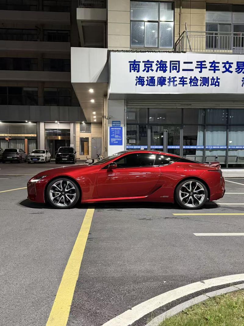 Lexus LC - фото 2