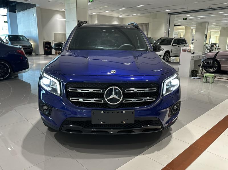 Mercedes-Benz GLB - фото 1