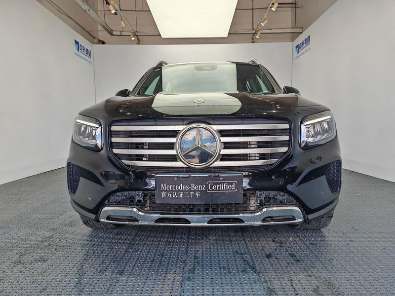 Mercedes-Benz GLB - фото 1