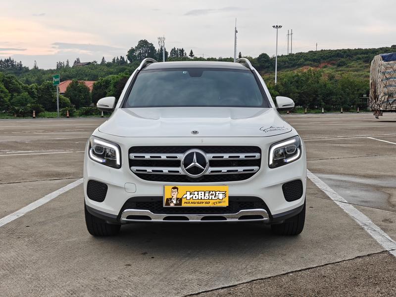 Mercedes-Benz GLB - фото 1