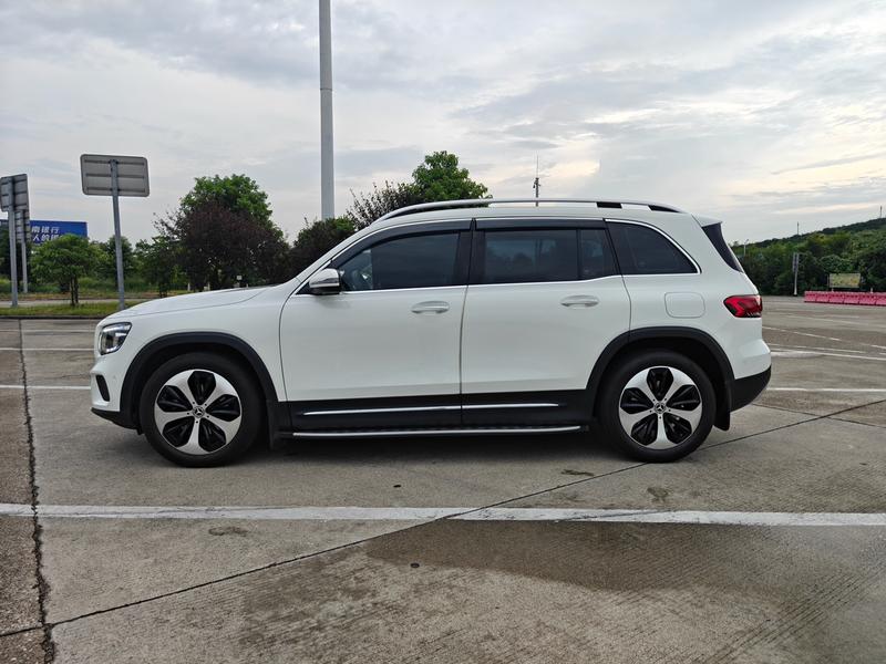 Mercedes-Benz GLB - фото 2