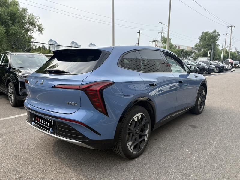 Hongqi 06 - фото 4