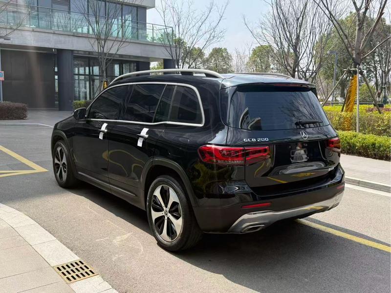Mercedes-Benz GLB - фото 3