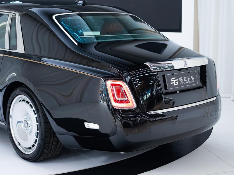 Rolls-Royce Phantom - фото 4