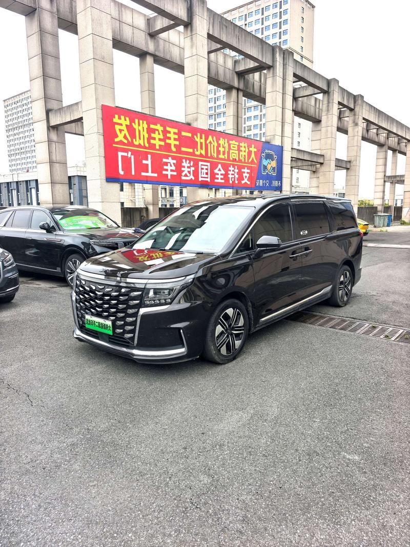 JAC Refine RF8 PHEV - фото 0