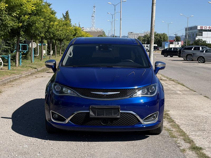 Chrysler Grand Voyager (Import) - фото 1