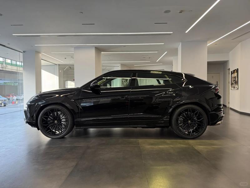 Lamborghini Urus SE - фото 2