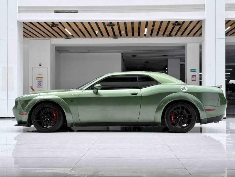 Dodge Challenger - фото 3
