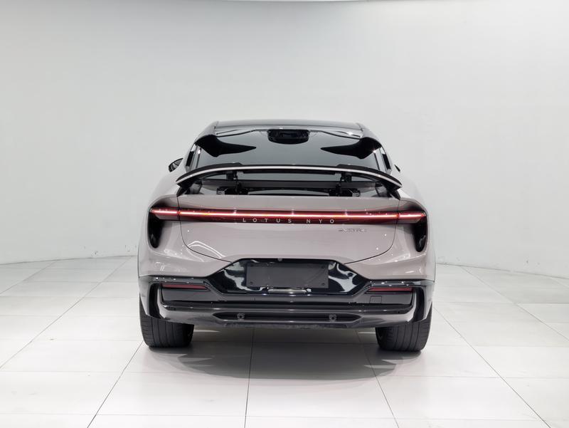 Lotus Eletre - фото 2