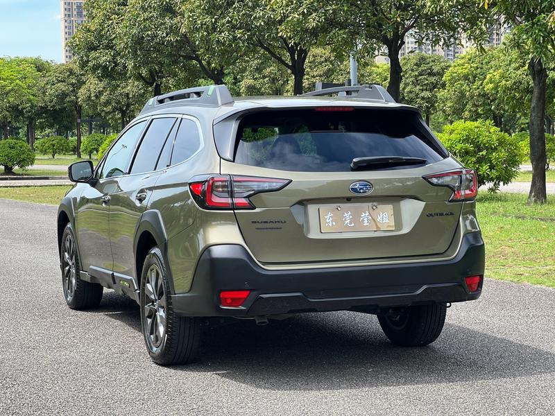 Subaru Outback - фото 3