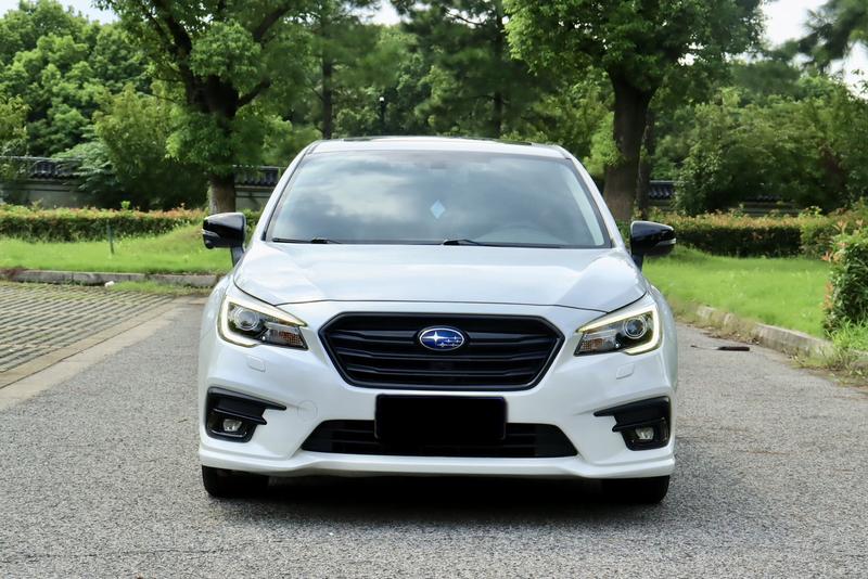 Subaru Legacy - фото 1