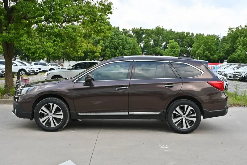 Subaru Outback - фото 1