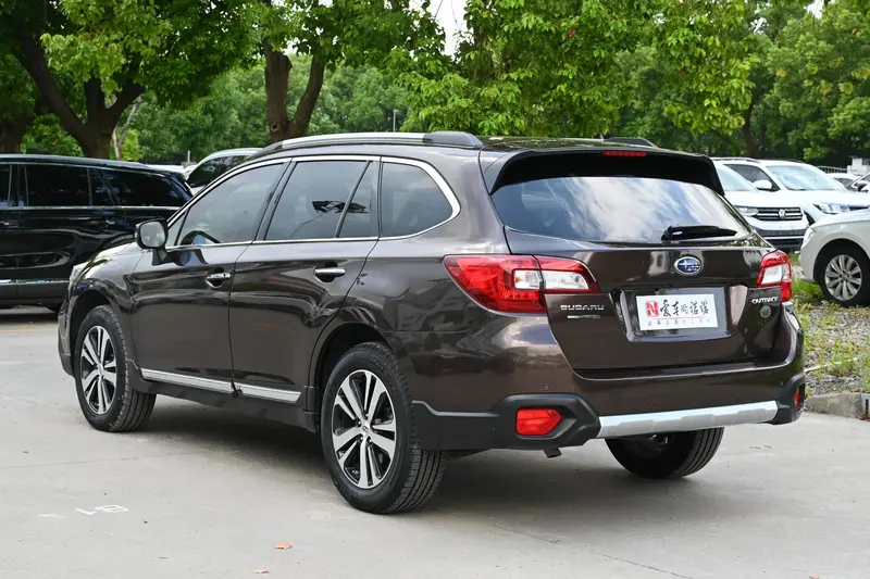 Subaru Outback - фото 2