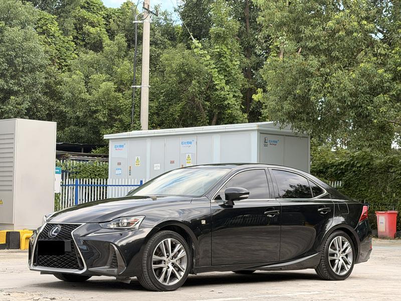 Lexus IS - фото 0