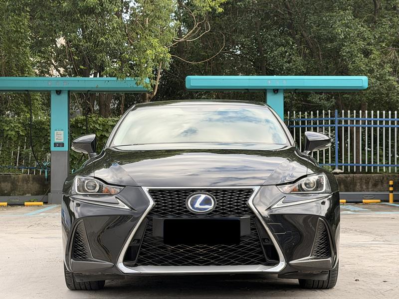 Lexus IS - фото 1