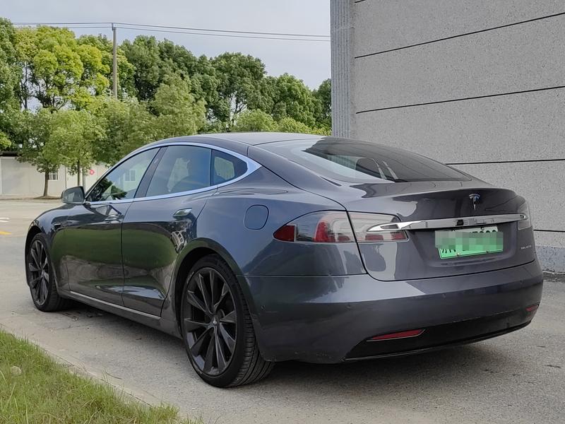 Tesla Model S - фото 4