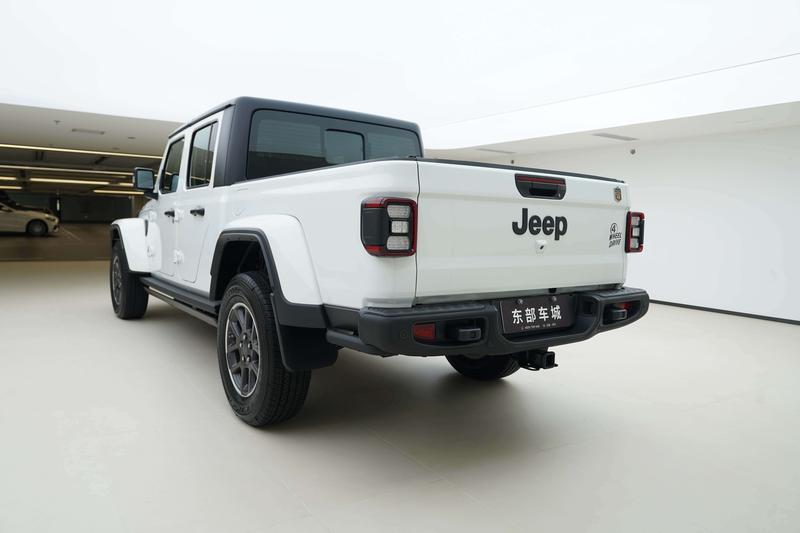 Jeep Gladiator - фото 3
