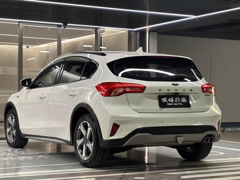 Ford Active - фото 3