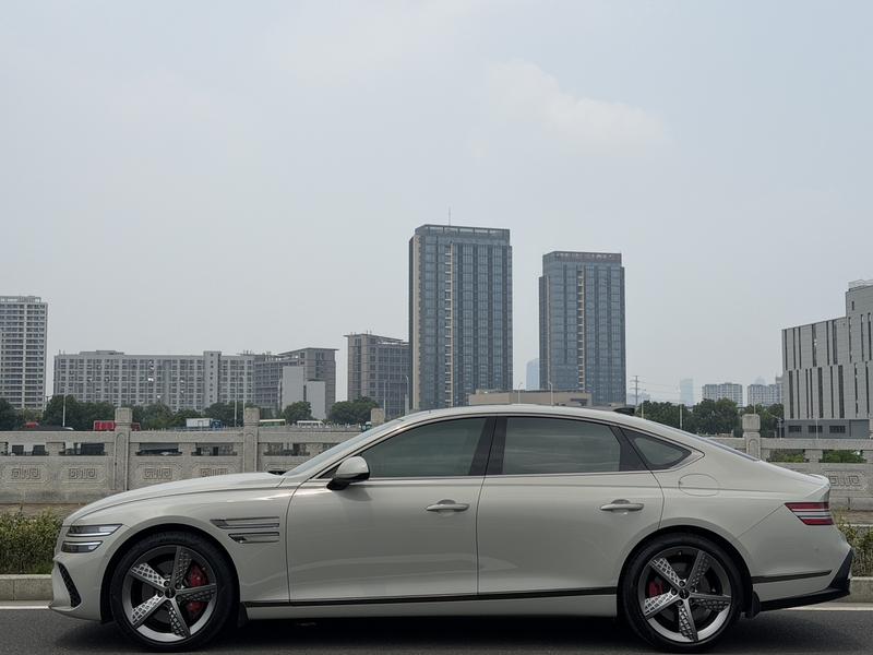 Genesis G80 - фото 2