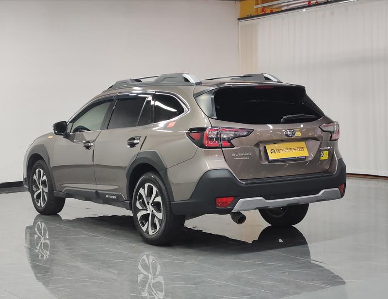 Subaru Outback - фото 4
