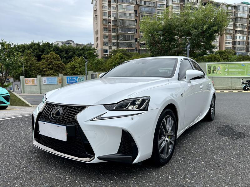 Lexus IS - фото 0