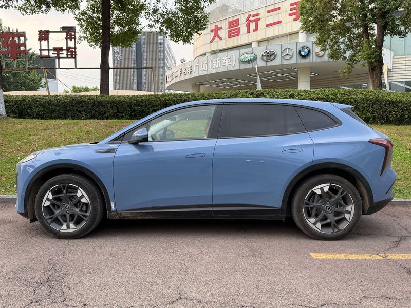 Hongqi 06 - фото 2