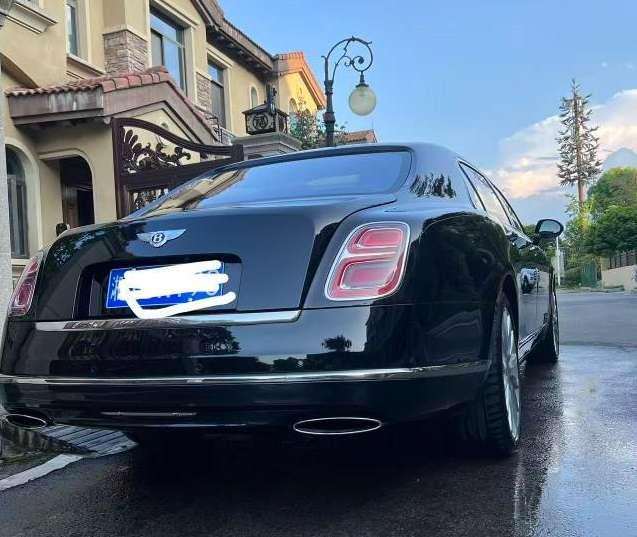Bentley Mulsanne - фото 1