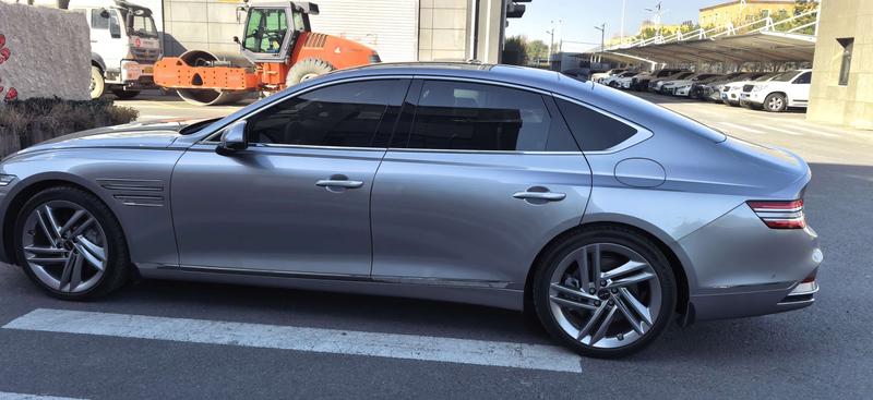 Genesis G80 - фото 1