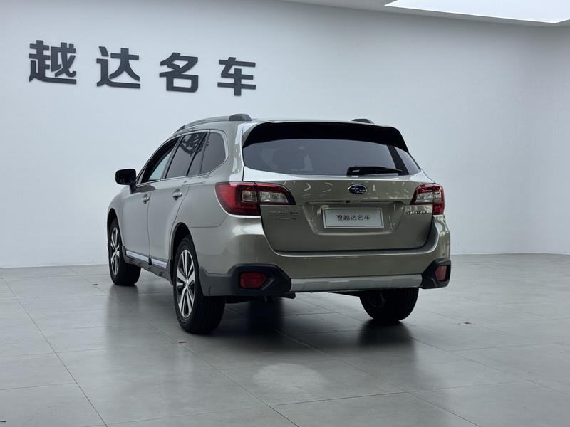 Subaru Outback - фото 3