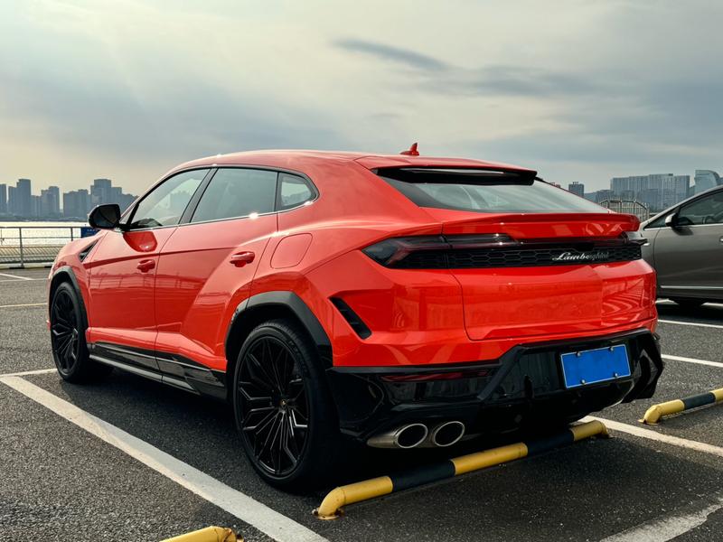 Lamborghini Urus SE - фото 3
