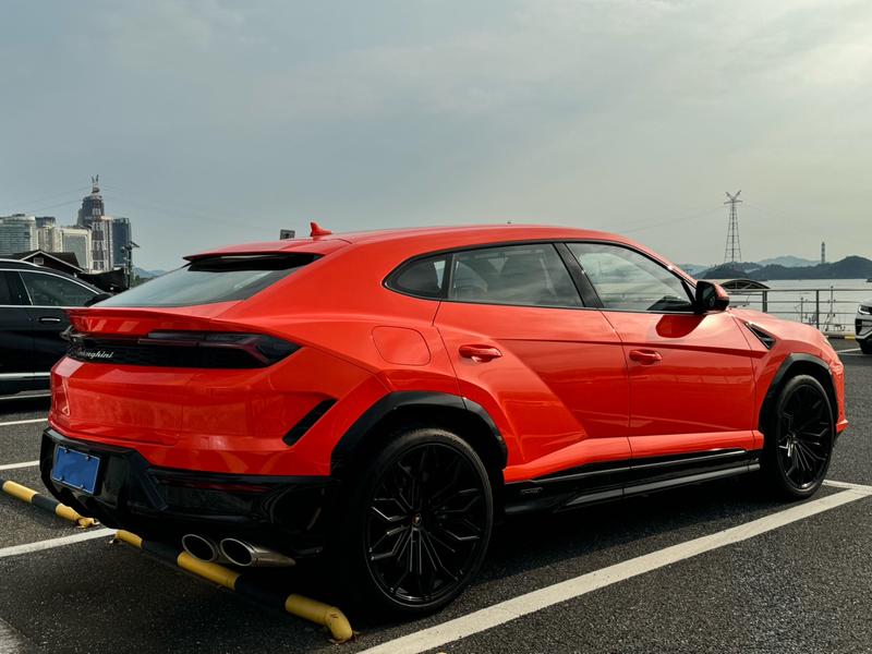 Lamborghini Urus SE - фото 4