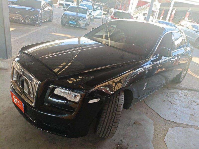 Rolls-Royce Ghost - фото 0