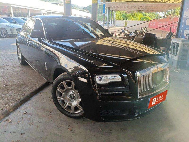 Rolls-Royce Ghost - фото 1