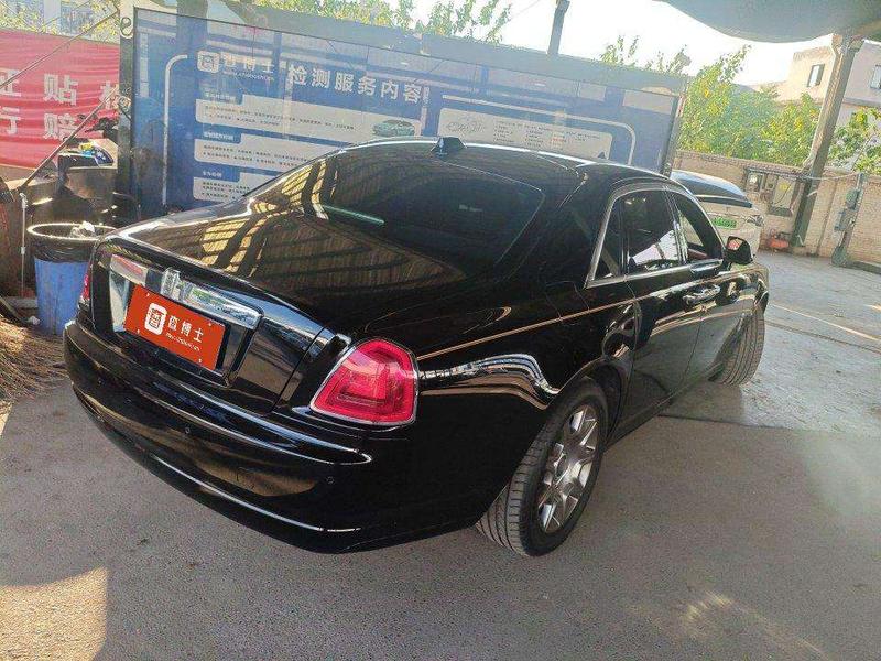 Rolls-Royce Ghost - фото 3